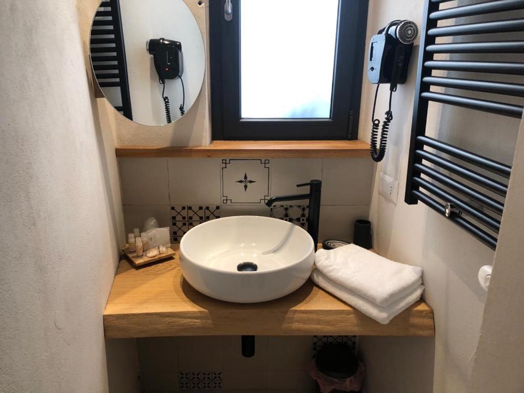 Locus Pendinelli Trani住宿加早餐旅馆 外观 照片